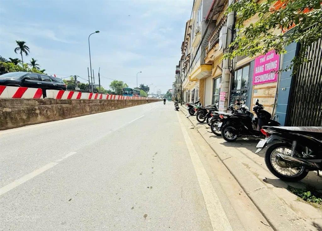Bán đất tại mặt phố đông ngạc, 11 tỷ, 46m2, mặt tiền 5.6m, pháp lý đầy đủ, view sông