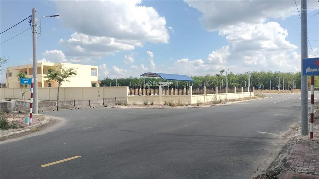 Chủ ở biên hòa cần tiền xây nhà nên bán gấp lô đẹp (đã có sổ) ở dự án đức phát 3, giá chỉ 740 triệu