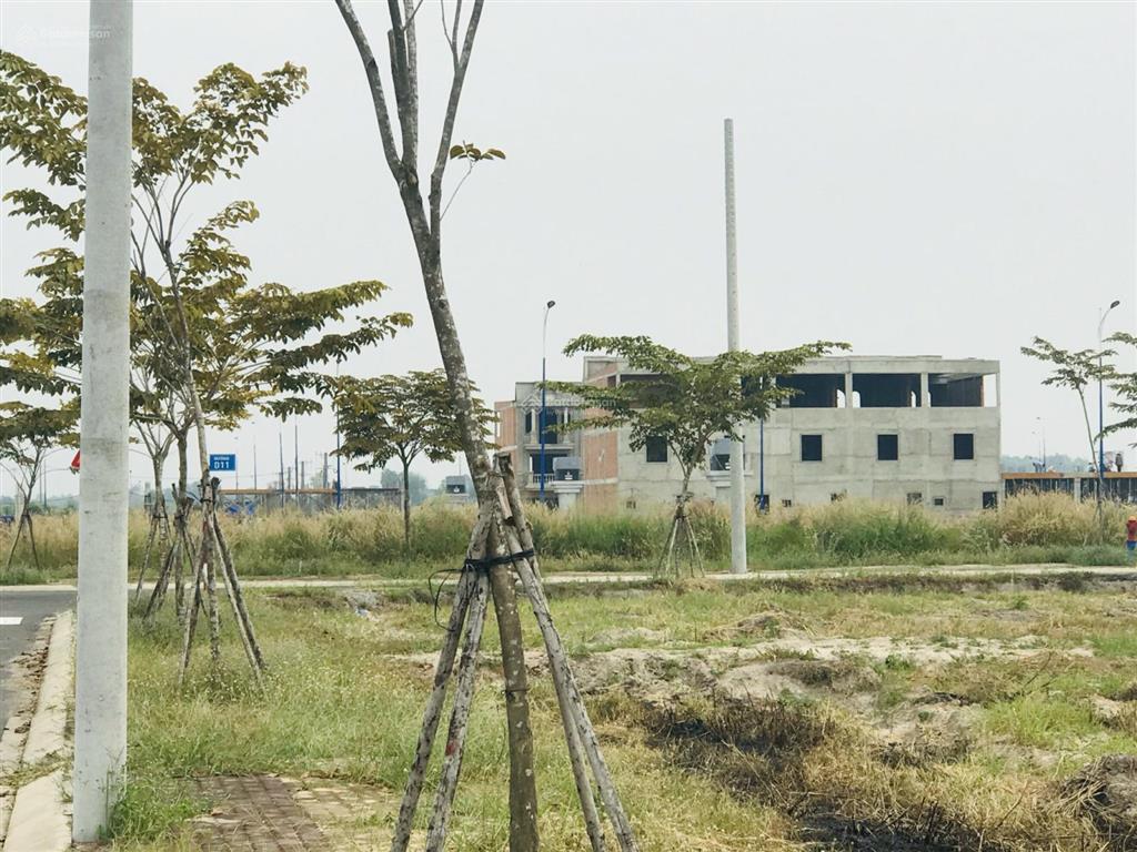 Chủ ở biên hòa cần tiền xây nhà nên bán gấp lô đẹp (đã có sổ) ở dự án đức phát 3, giá chỉ 740 triệu