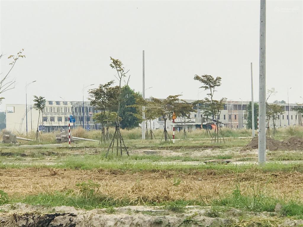 Chủ ở biên hòa cần tiền xây nhà nên bán gấp lô đẹp (đã có sổ) ở dự án đức phát 3, giá chỉ 740 triệu