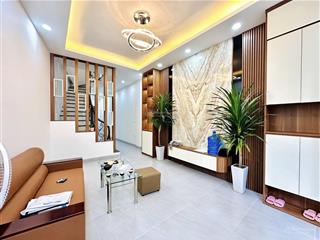 Bán nhà phố minh khai  hai bà trưng, ôtô đỗ cửa, 43m2 x 5 tầng, 8. x tỷ có thương lượng