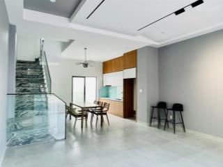 Bán nhà hoàn thiện  sổ hồng riêng hoàn công  giá chỉ từ 1 tỷ  nằm giữa lòng tp. hcm