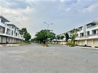 Chính chủ gửi bán nền 100m2 đẹp nhất ở kđt long hưng, biên hoà, sổ đỏ sẵn, công chứng sang tên ngay