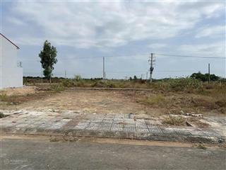 Bán đất mặt tiền đ.võ văn kiệt, p.2, tp.sóc trăng, giá 640triệu/120m2 thổ cư, ngay quân khu 9. shr