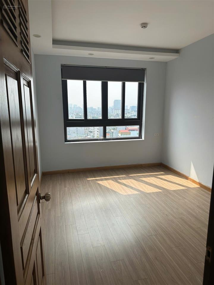 Tôi cần bán căn hộ chung cư 26 liễu giai  liễu giai tower, căn góc, tầng trung, view hồ tây, 3 ngủ