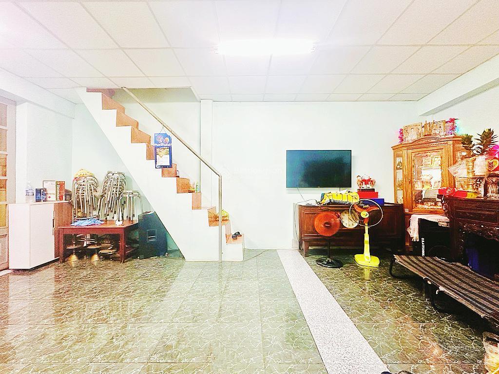 Bán nhà  mặt tiền kinh doanh thoại ngọc hầu  100m2 ngang hơn 5m  sổ đẹp nở hậu  nhỉnh 10tỷ .