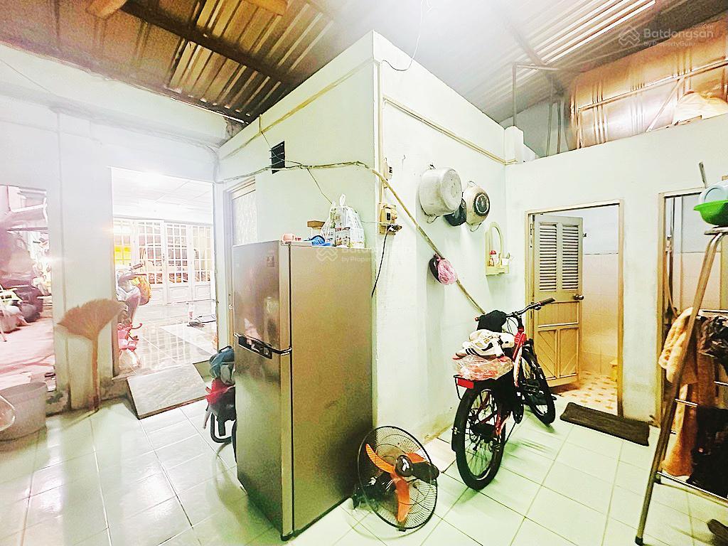 Bán nhà  mặt tiền kinh doanh thoại ngọc hầu  100m2 ngang hơn 5m  sổ đẹp nở hậu  nhỉnh 10tỷ .