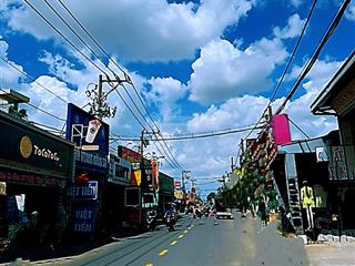 Bán đất tặng nhà  bình tân giáp tân phú 10.5mx16m  168m2  ngang bề thế hơn 10m  hẻm xe tải thôn