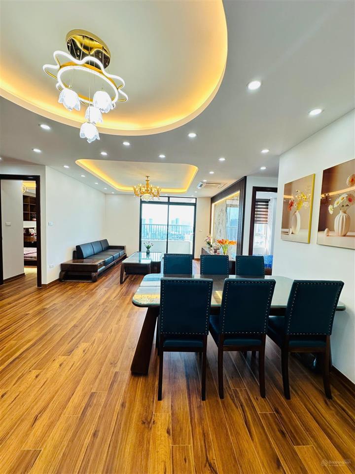 Gía tốt!!! bán căn hộ tòa n07 thành thái, cầu giấy, 117m2, 3pn, 2wc, 8.4 tỷ, căn góc.
