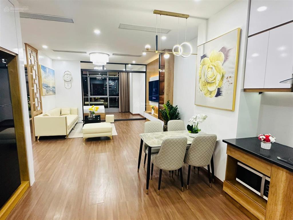 Bán căn hộ f4 nhà xinh, trung kính, 93m2, 2 ngủ, 2wc, giá 6 tỷ. đủ đồ, giá tốt