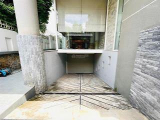 Hot bán biệt thự sadeco ven sông + dt 13m x 18m.
+ kết cấu hầm, trệt, 2 lầu, tum
