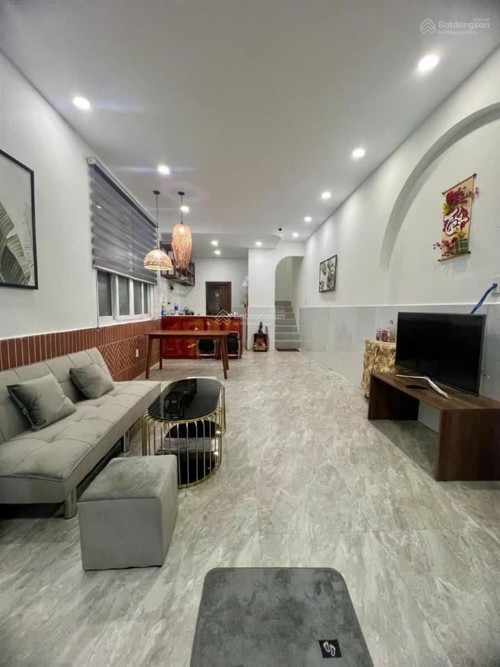 Cho thuê nhà nguyên căn  2 pn  đầy đủ nội thất  đường ô tô  đường phạm hồng thái  p10  đà lạt