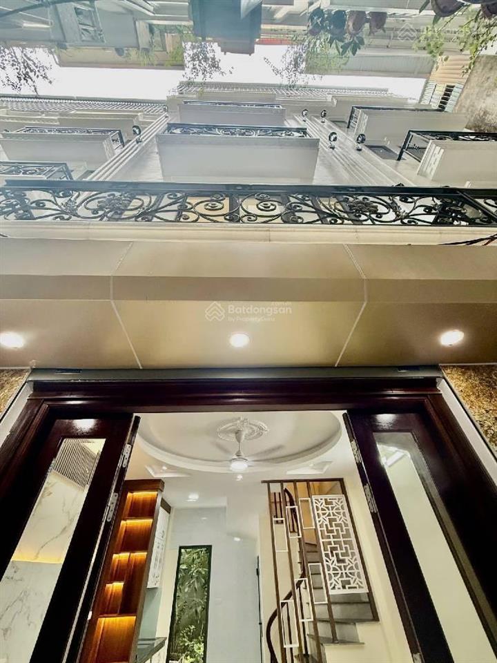 Bán nhà vĩnh hưng, hoàng mai,30m2, 5 tầng, 6,8 tỷ, hai mặt ngõ trước sau, mới koong, 30m ra ô tô