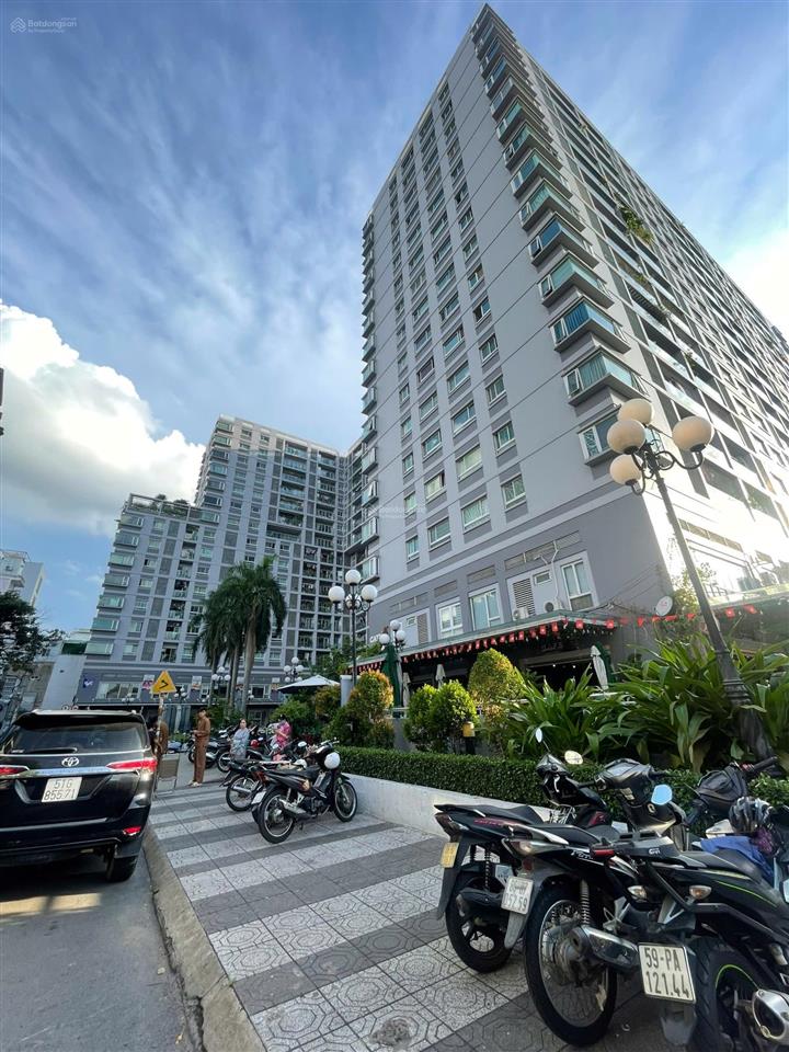 Nhà lâu năm, sổ vuông, hẻm 8m khu hoàng hoa thám, k300 4,5x18 (79m2), 4 tầng 11 tỷ