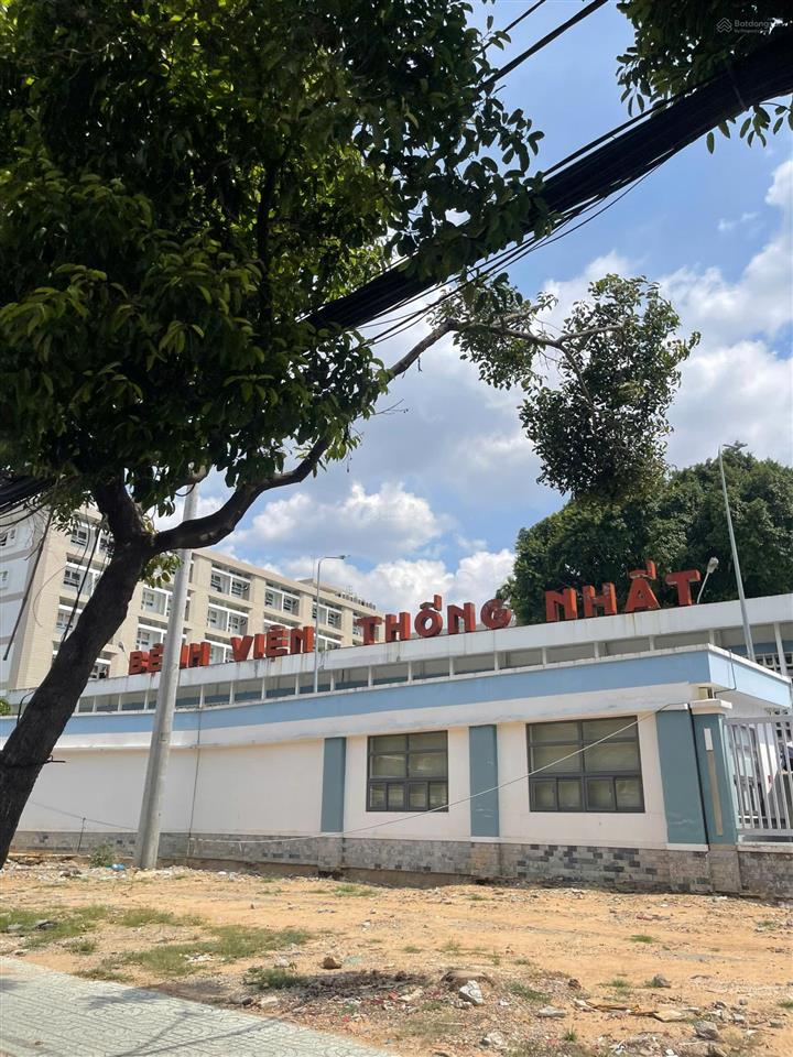 Nhà lô góc, vuông vức, ko lg qh  1 xẹc cmt8  4.3x15 (64m2), 4 tầng  10.x tỷ