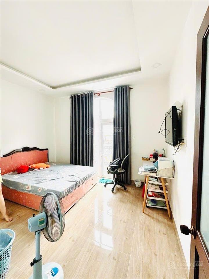 Nhà đẹp, tặng nội thất resort 7 tỷ  hẻm 5m khu cmt8  44m2 (4x11)