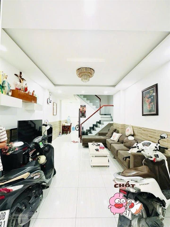 Nhà đẹp, tặng nội thất resort 7 tỷ  hẻm 5m khu cmt8  44m2 (4x11)