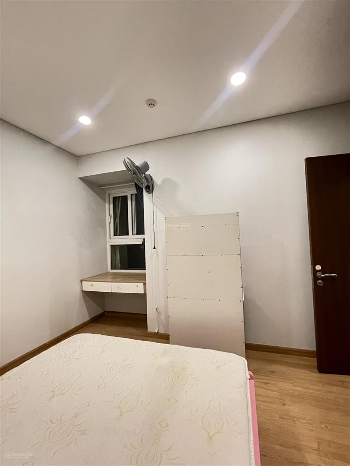 Cho thuê 2pn giá 9 triệu cc hưng phát silver star đầy đủ nội thất