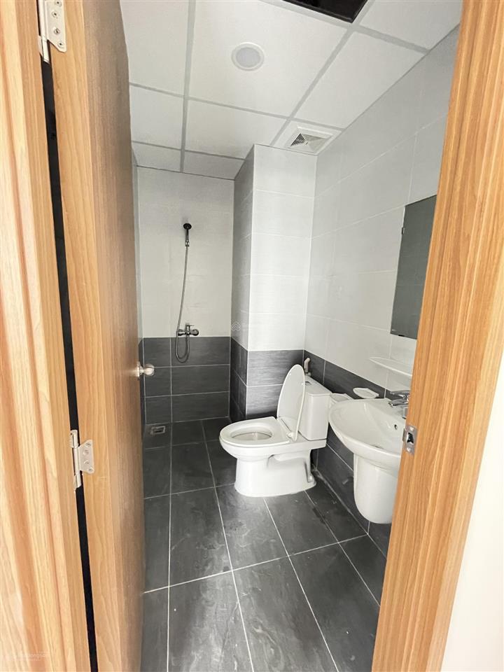 Gấp bán căn hộ hưng phát giá dưới 3 tỷ, 82m2, 2pn, 2wc, view đẹp, đã có sổ hồng