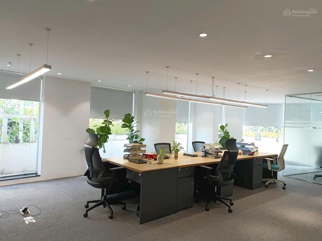 Cho thuê văn phòng tại quận hoàn kiếm 150m có cắt nhỏ giá cực hời