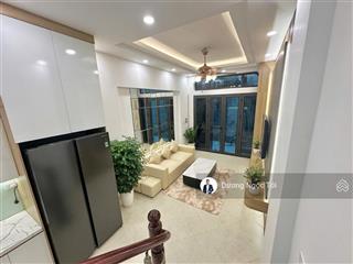 Chính chủ ,bán nhà 5 tầng đẹp khu trung tâm cầu giấy gần trường đại học lớn. ở và cho thuê giá cao