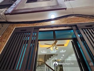 Chính chủ bán nhà phường láng thượng 9,8 tỷ, 42m2,chuẩn giá.sau quy hoạch sát mặt tiền đường láng
