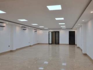 Trương công giai,vỉa hè rộng 4m,mặt tiền siêu vip. dt 100m,7 tầng thang máy sịn. giá 50 tỷ có tl.