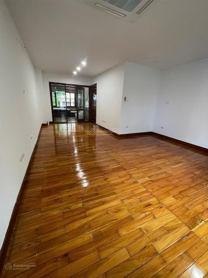 Mạc thái tổ 66m ,7 tầng thang máy,mt 5m.đường rộng 10m,vỉa hè rộng,kinh doanh,văn phòng. giá 30 tỷ.