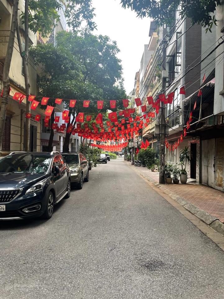 Mạc thái tổ 66m ,7 tầng thang máy,mt 5m.đường rộng 10m,vỉa hè rộng,kinh doanh,văn phòng. giá 30 tỷ.