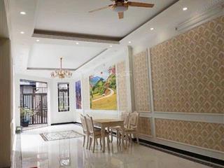 Cần bán nhà mới đẹp phố ngô gia tự long biên lô góc x5 tầng thang máy gaza ô tô dt 80 m x4mt