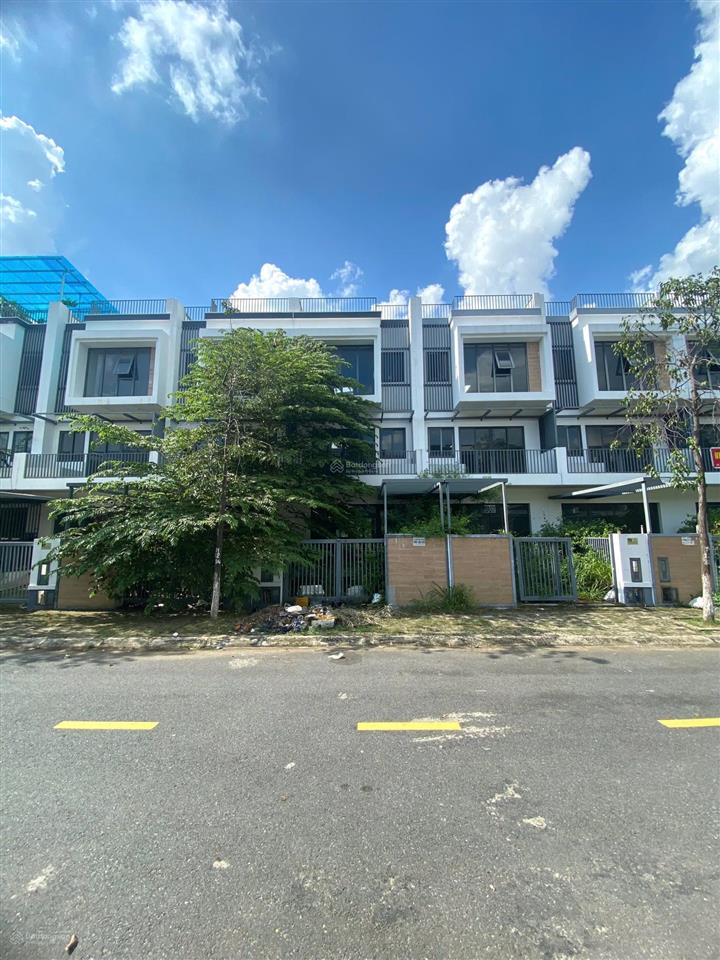 Nhà khu dân cư nhà ở ba son đônh tăng lòng 100 m2 3 tầng nhỉnh 8tỷ