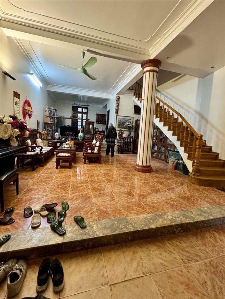 Nhà đẹp vương thừa vũ ngõ ô tô tránh hai thoángkinh doanh nở hậu100m23 tầngmt 4,5m
