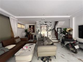 Nhà đẹp phân lômới tinhcăn gócthang máyô tô tránh47m27 tầng