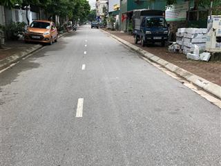 Tòa nhà văn phòng 4 tầng, khu đấu giá phường việt hưng, đường to 13m, giá 51 tỷ