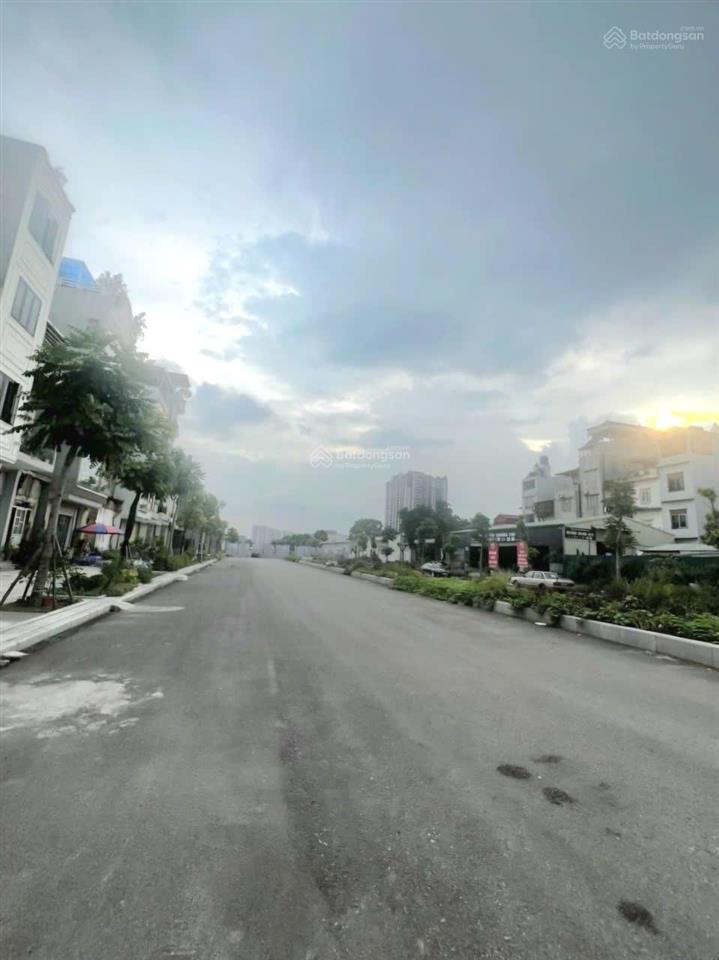 Bán 112m² đất phố nguyễn gia bồng kéo dài, đường 40m, ở và kinh doanh tốt, giá 29.4 tỷ