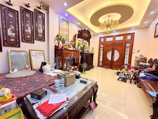 Bán nhà giảng võ, dt 40m2, 4 tầng, ngõ rộng thênh thang, gần phố, dân xây, đất lộc, thang máy