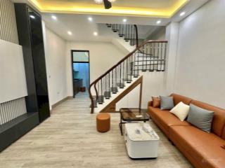 Bán nhà tôn đức thắng, dt 35m2, 4 tầng, 2 thoáng, mặt tiền 4.6m, ngõ rộng, gần phố, full nội thất