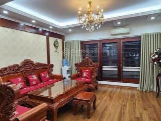 Nhà dân bán ko qua sàn. dt 68m / 5 tầng / 5m mặt tiền mặt phố phạm văn đồng nhà dân