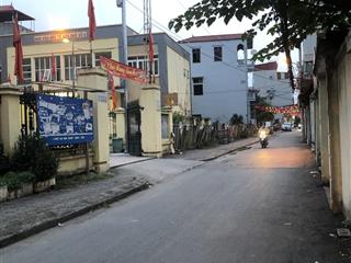 Bán đất tặng nhà cấp 4 phương canh ntl diện tích 51 m 7,599 tỷ 30 m ra ô tô  gần nhà văn hoá .