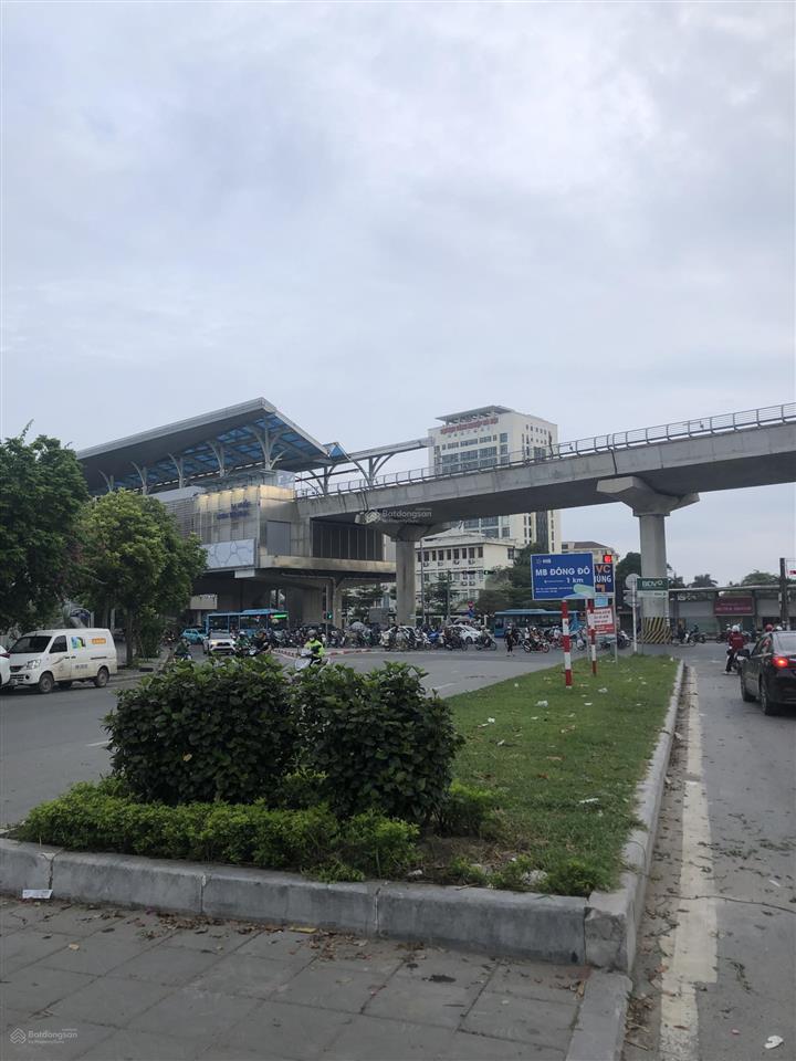 Bán đất nam từ liêm diện tích 62 m , mặt tiền 4 m ngõ rộng , nông 1 nhà ra trục chính kinh doanh .