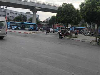 Bán nhà phương canh gần đhcn diện tích 30 m2 5 tầng ngõ nông ,30 m ra ô tô ,100 m ra ô tô tránh .