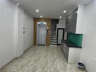 Bán nhà trung tâm quận nam từ liêm diện tích 30/32 m 6 tầng thang máy  lô góc  ô tô đỗ cửa