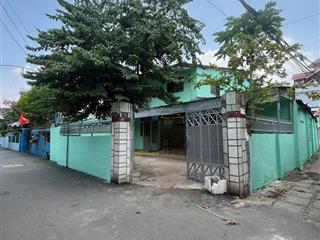 Bán nhà góc hai mặt tiền đường phường bình trưng đông, diện tích 236m2 ngang 11m, sổ hồng riêng