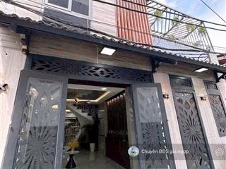 Hạ giá bán nhanh căn nhà 2 tầng ở đ. hậu giang  p12  q6. có nguồn thu nhập hơn 10tr