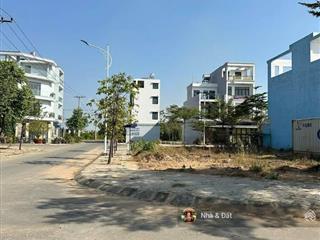 Bán nhanh lô đất gần chợ đầu mối thủ đức. dt 135m2 ở vĩnh phú 1 shr. giá chỉ 1,55 tỷ.  0764 751 ***