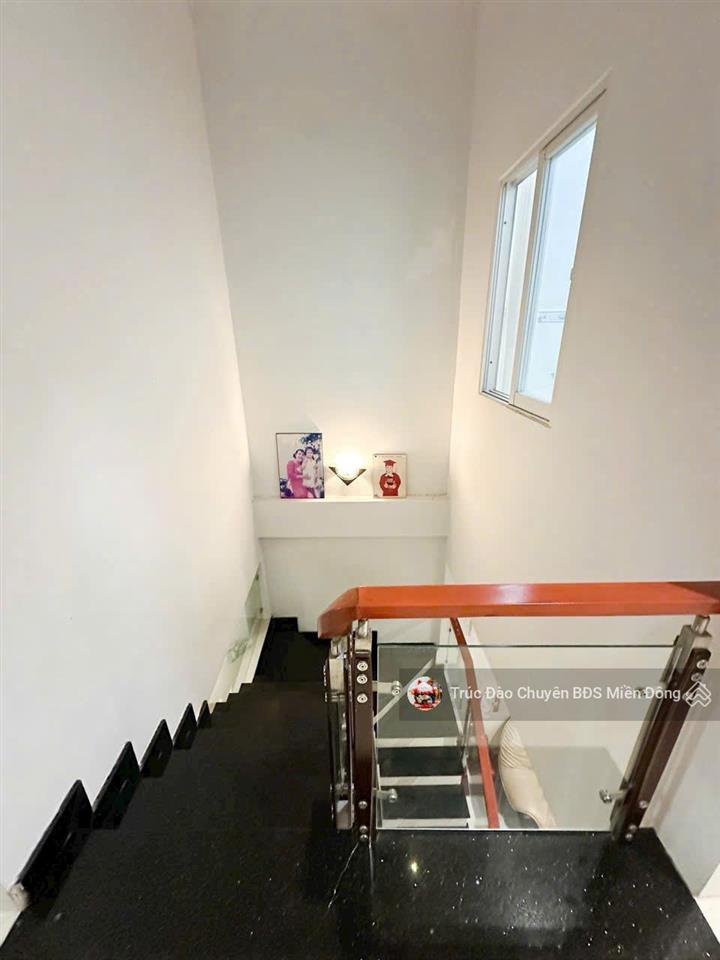 Nhà đẹp dt 70m2 hẻm xe hơi. thạnh lộc 15, ngay chợ cầu đồng  đang cho thuê 7tr/th