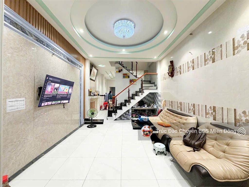 Nhà đẹp dt 70m2 hẻm xe hơi. thạnh lộc 15, ngay chợ cầu đồng  đang cho thuê 7tr/th