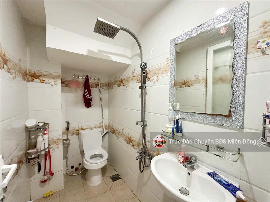 Nhà đẹp dt 70m2 hẻm xe hơi. thạnh lộc 15, ngay chợ cầu đồng  đang cho thuê 7tr/th