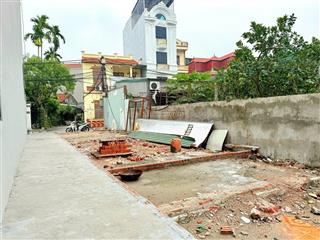 Bán đất phố giang biên 30m2  mt 7.25m  4.7 tỷ