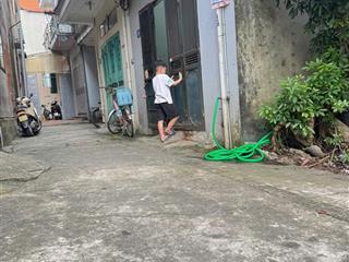 Bát khối, 4 tầng, 35m2  4 tỷ, 4 ngủ, ô tô đỗ cửa, 10 ô tô tránh